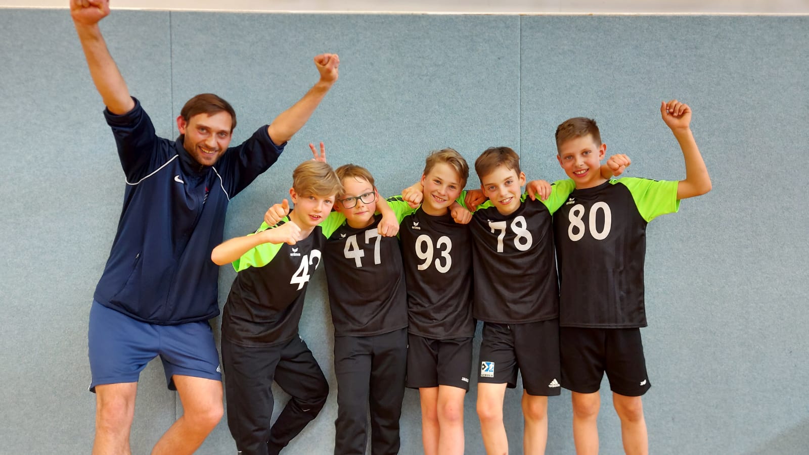 u12