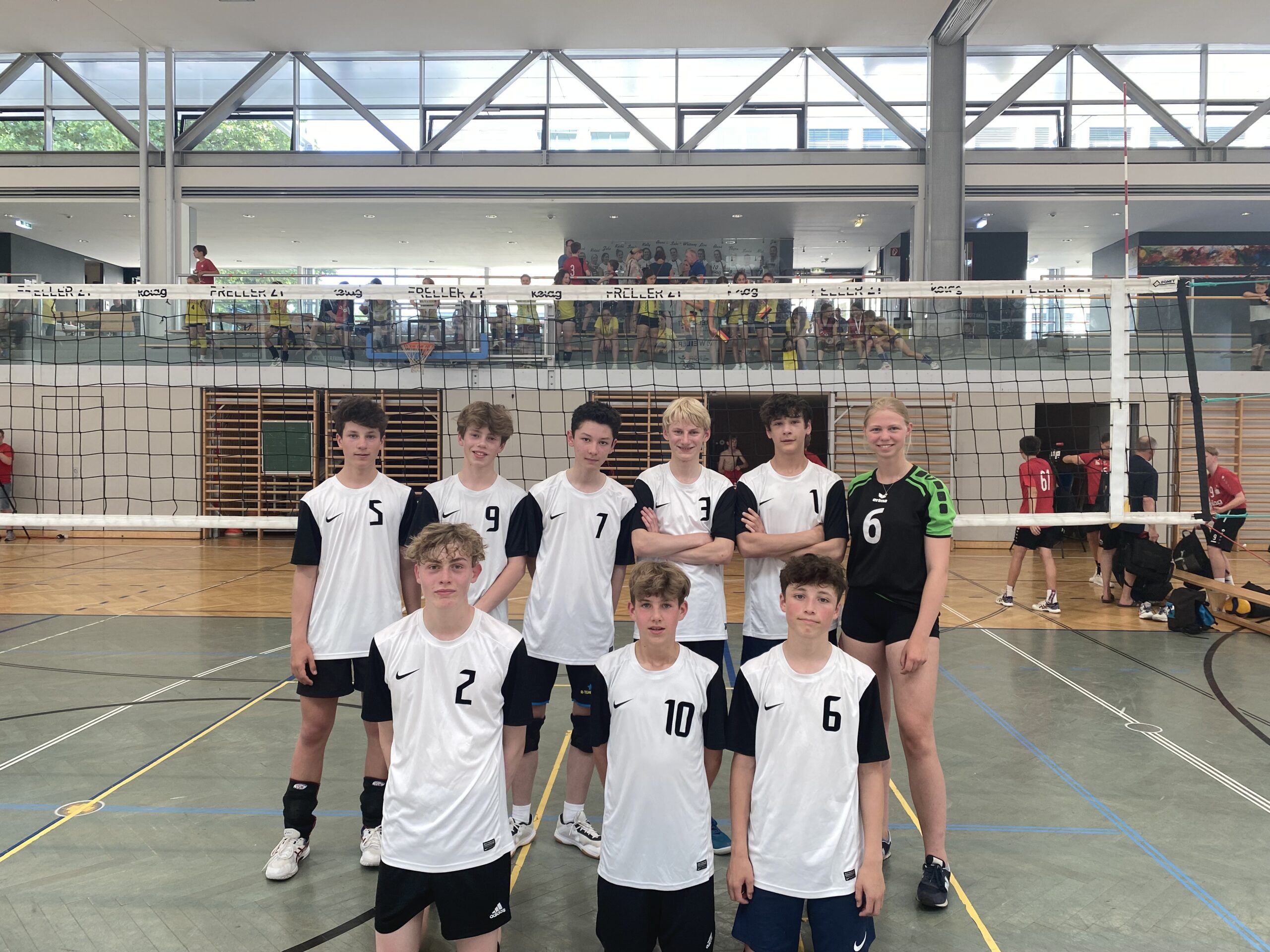 U15